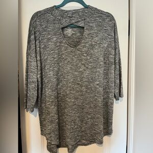 Maurice’s Gray Shirt - size XL. Excellent used condition!